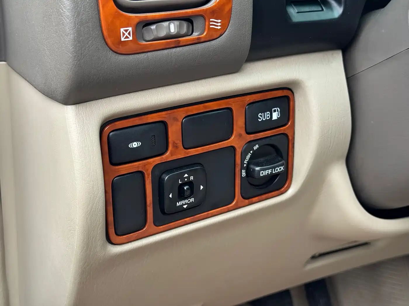 Toyota Land Cruiser фото 9