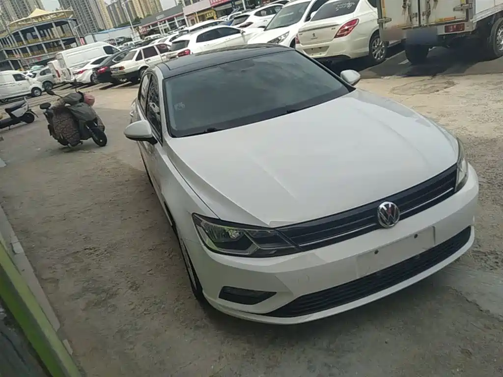 Volkswagen Lamando 2017 230TSI DSG Trend Edition фото 4
