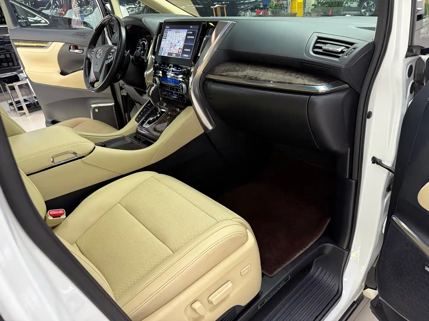 Toyota Alphard 2021 Hybrid 2.5L Premium фото 7