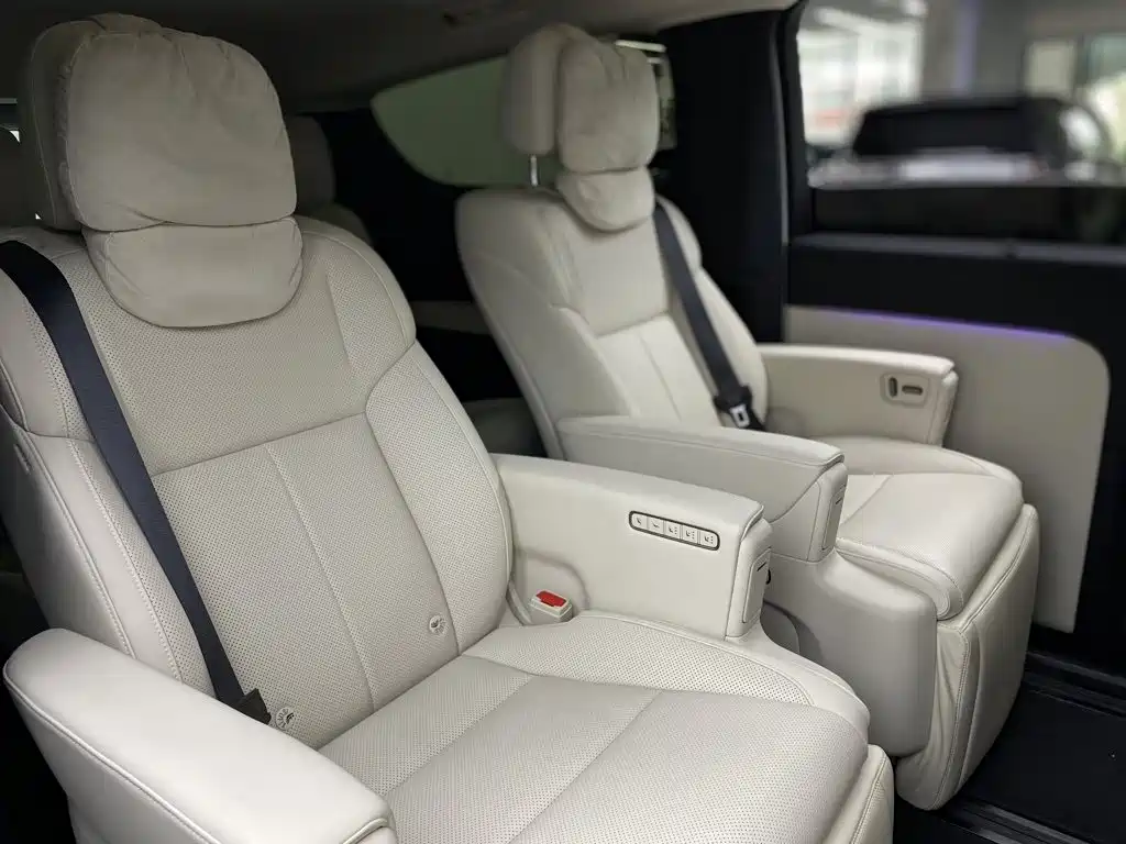 Li Auto MEGA 2025 2025 Model Home Family Special Edition