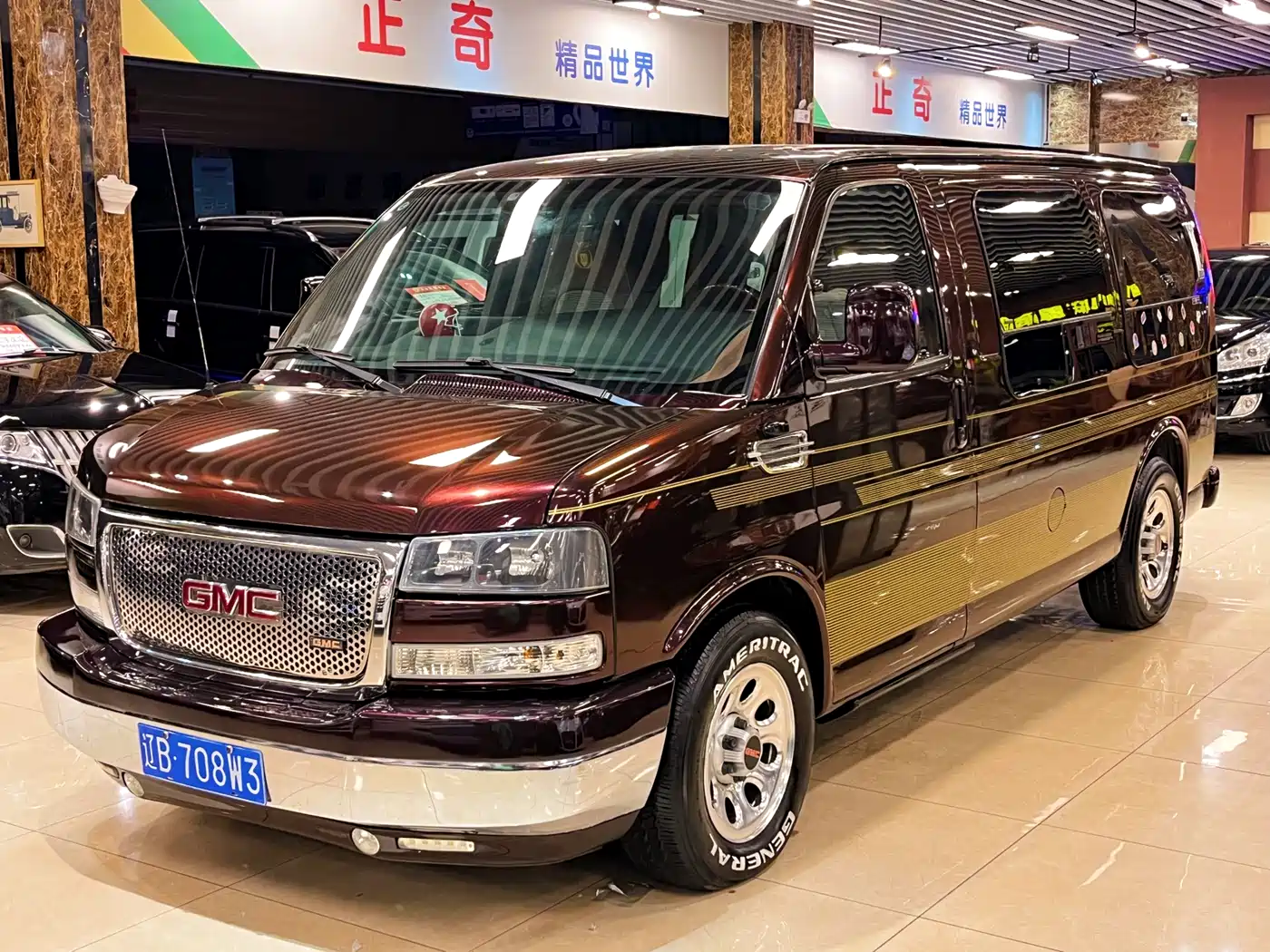 GMC Savana 2015 5.3L AWD Executive Edition фото 3