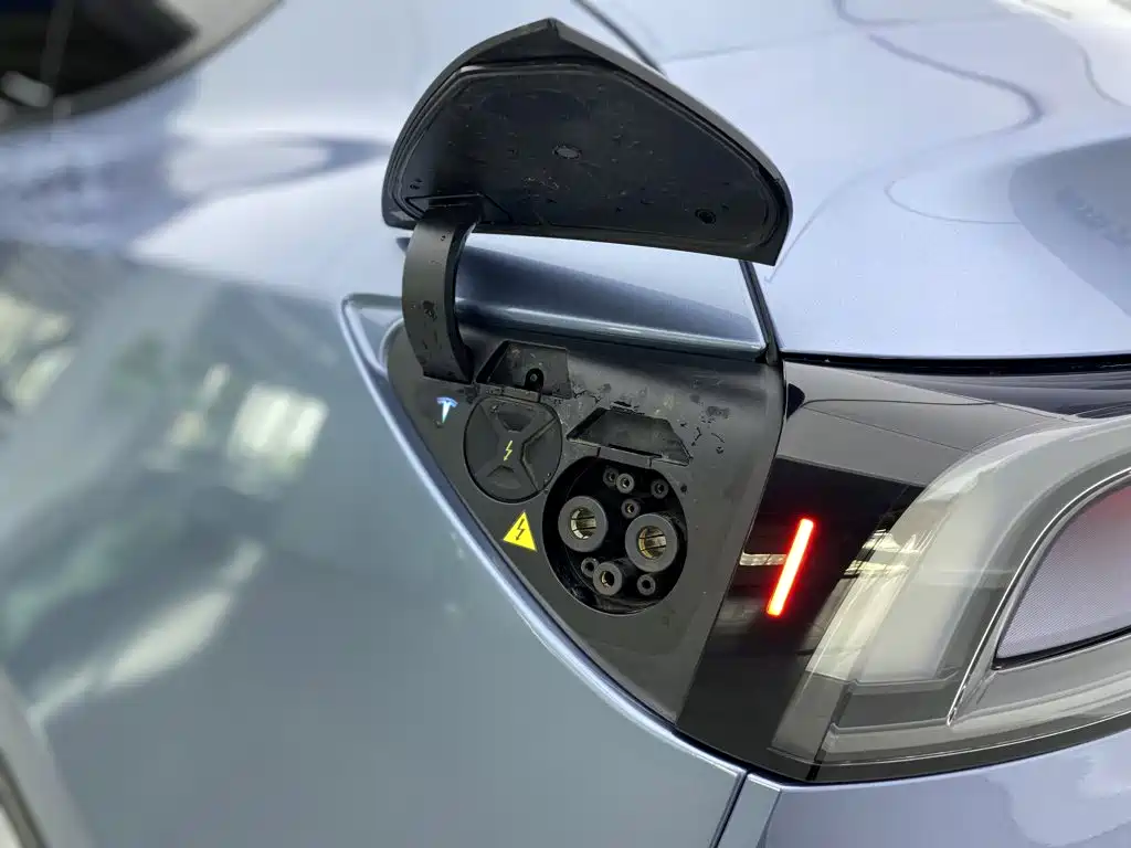 Tesla Model Y 2026 2026 Rear-Wheel Drive