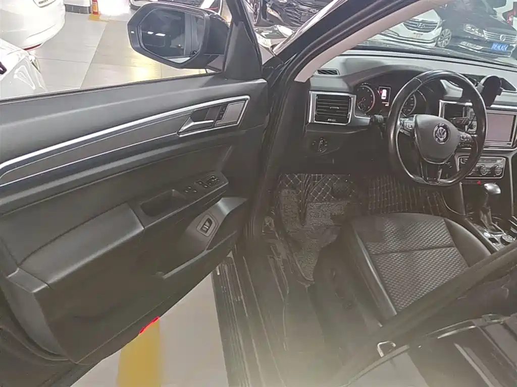Volkswagen Teramont 2019 380TSI 4WD Comfort China VI фото 16