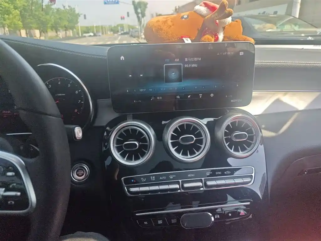 Mercedes-Benz GLC 2020 Facelift GLC 260 L 4MATIC Dynamic фото 6