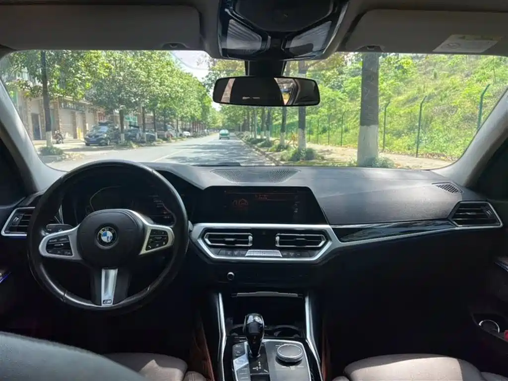BMW 3 Series 2021 320Li M Sport Package фото 6