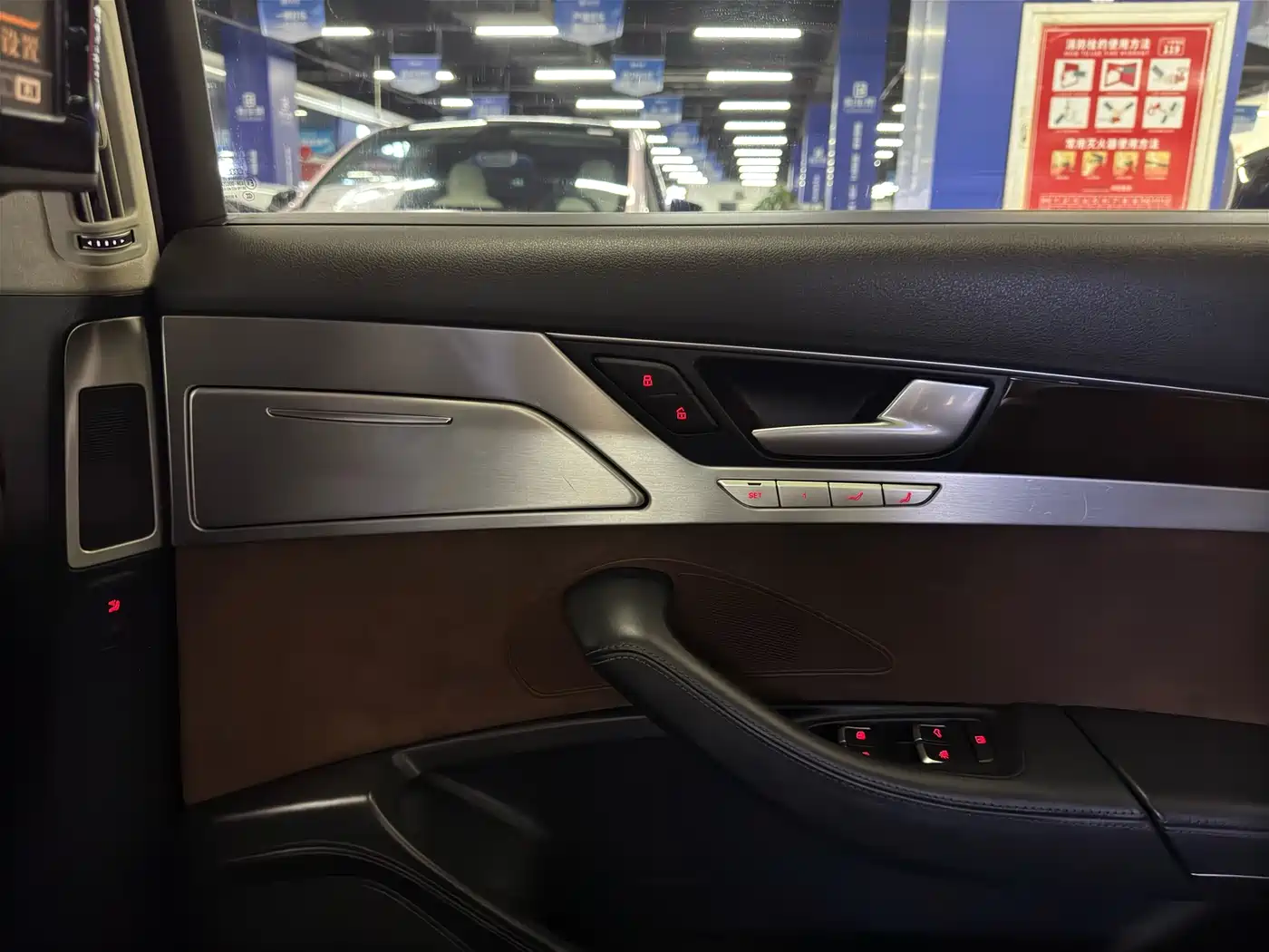 Audi A8 2013 A8L 6.3 FSI W12 quattro Exclusive фото 8