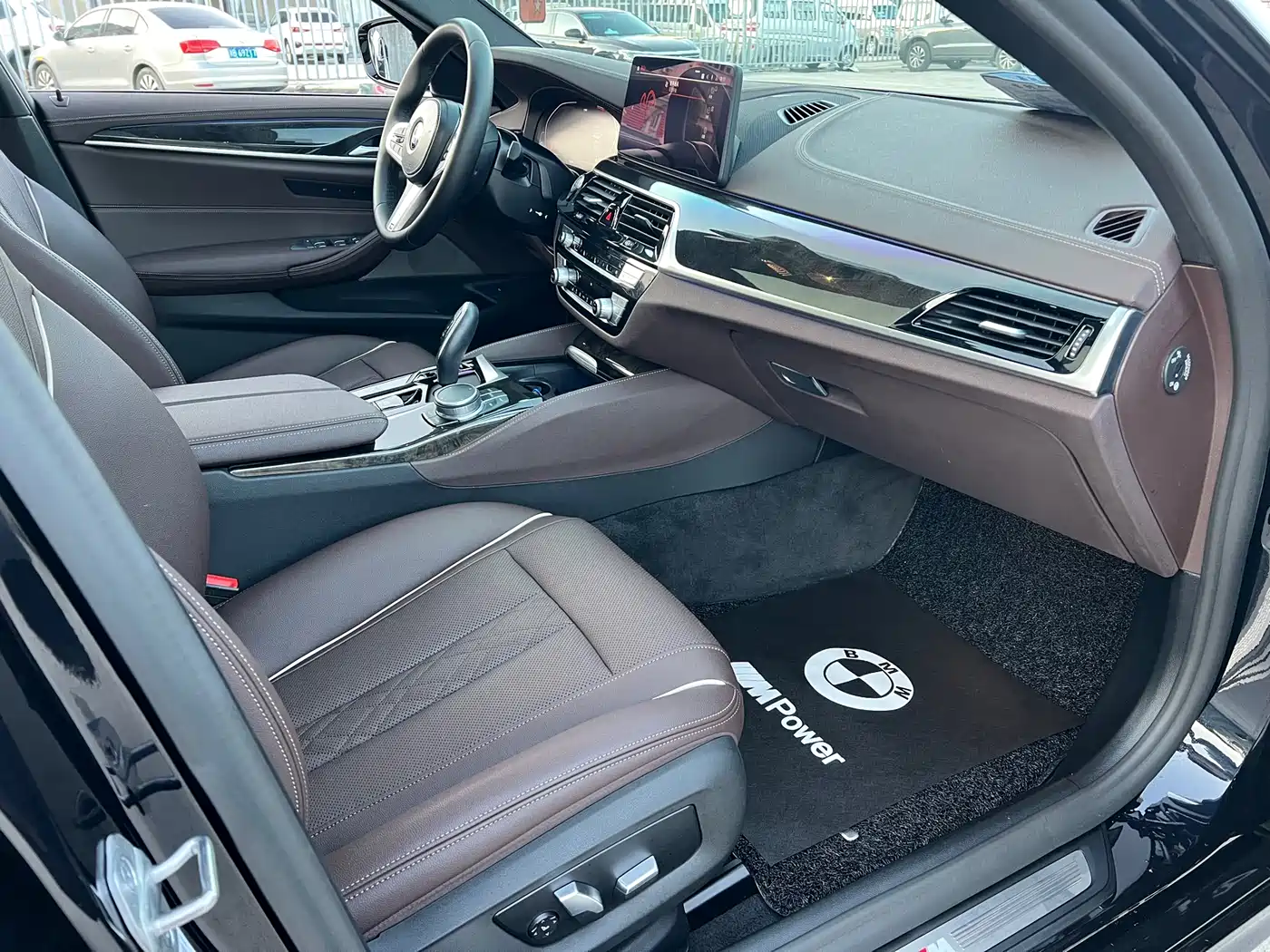 BMW 5 Series 2021 525Li M Sport Package фото 12