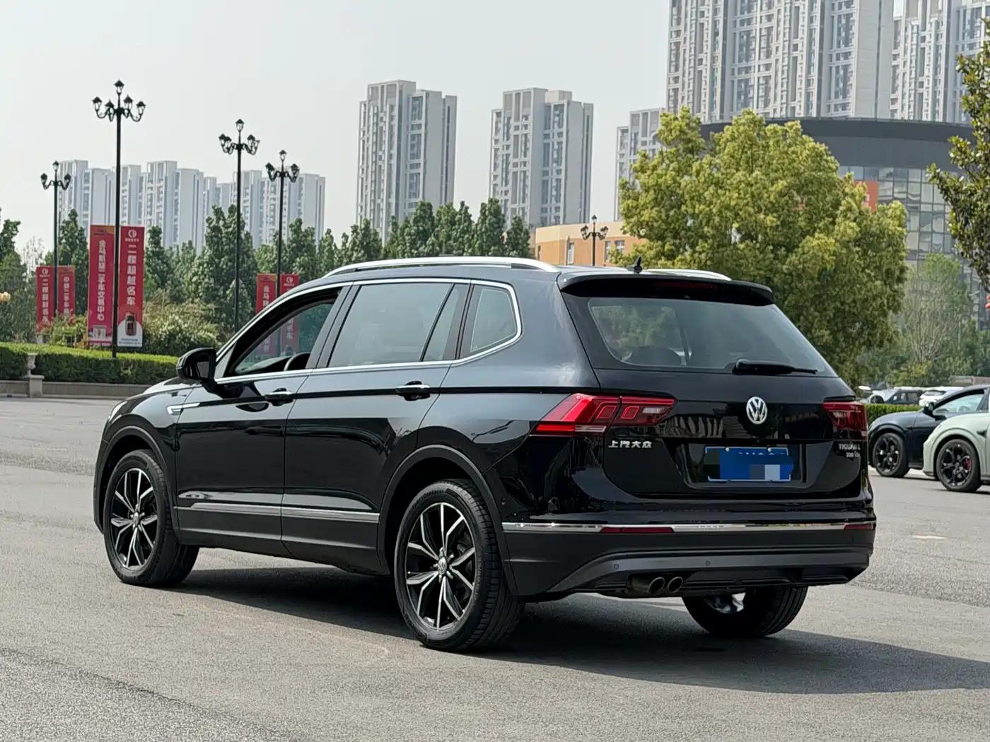 Volkswagen Tiguan L 2019 330TSI Automatic 2WD Smart Luxury Edition China VI фото 4