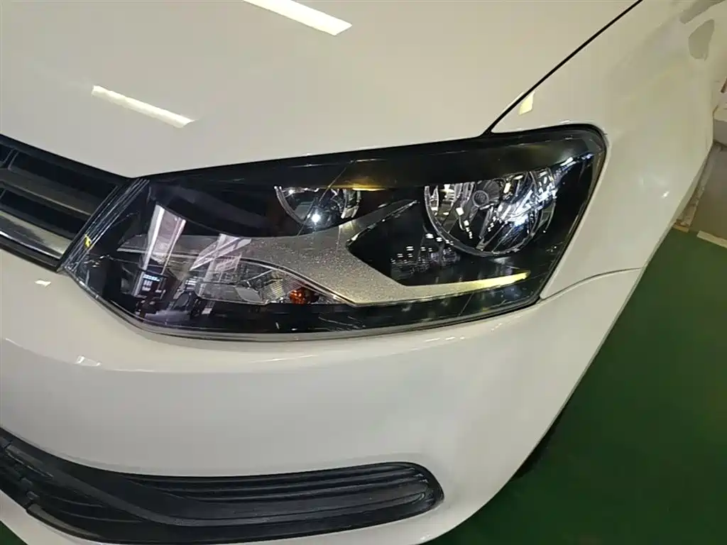 Volkswagen Polo 2016 1.4L Automatic Trend фото 24