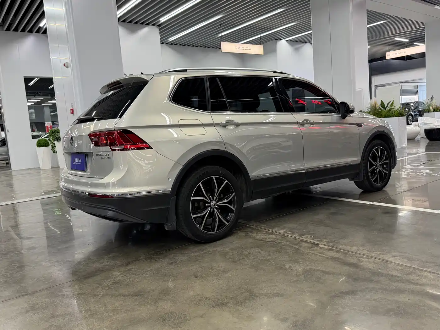 Volkswagen Tiguan L 2020 330TSI Auto 2WD Smart Luxury China VI фото 9