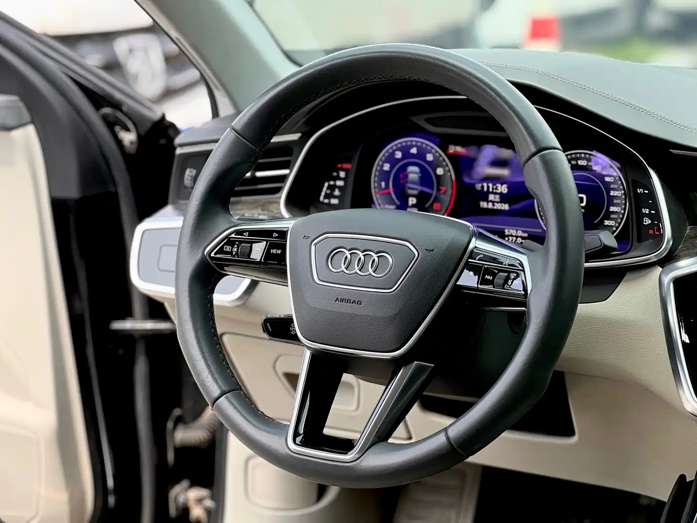 Фото 10 - Audi A6L