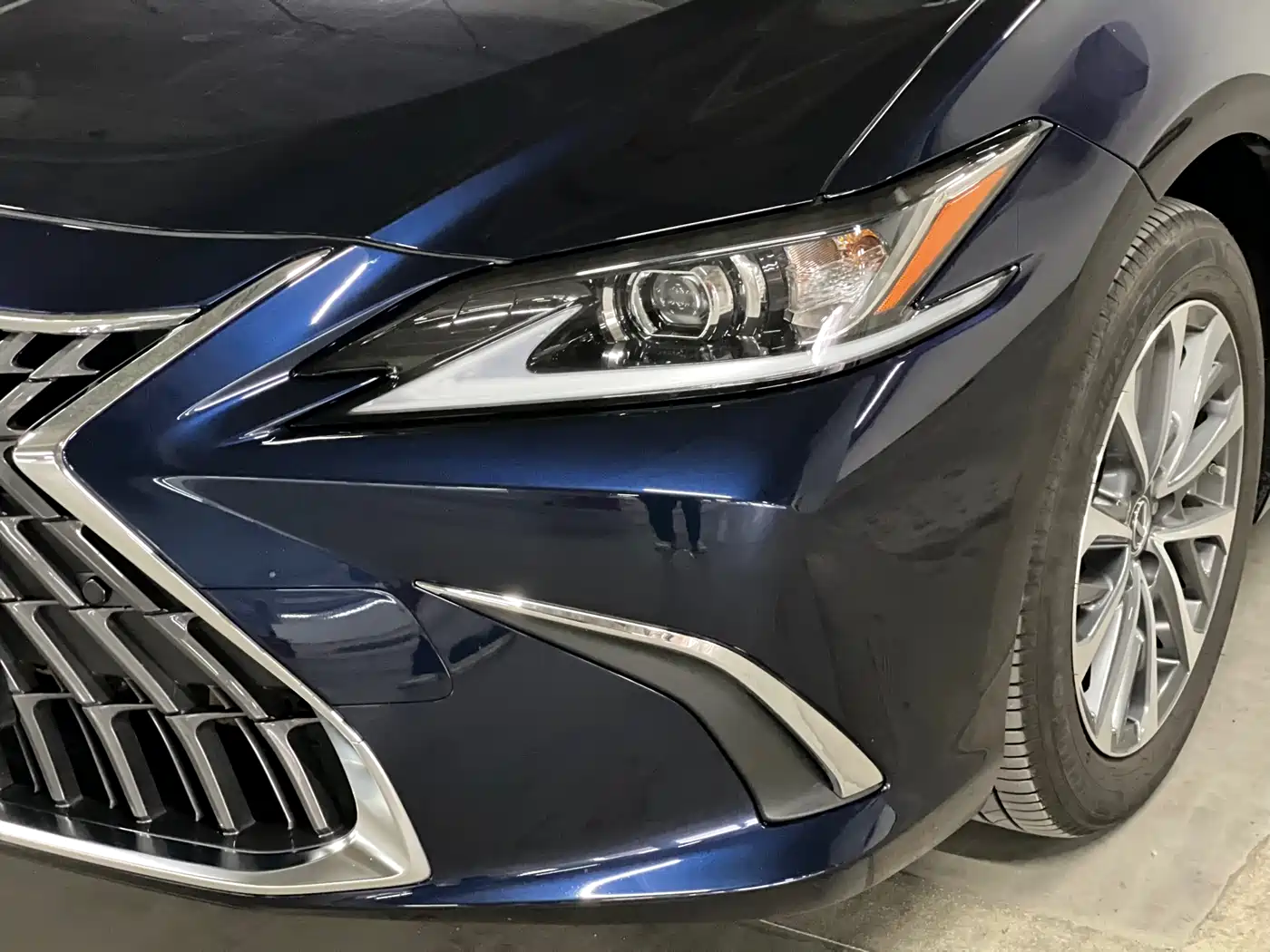 Lexus ES 2024 200 Premium Edition фото 20