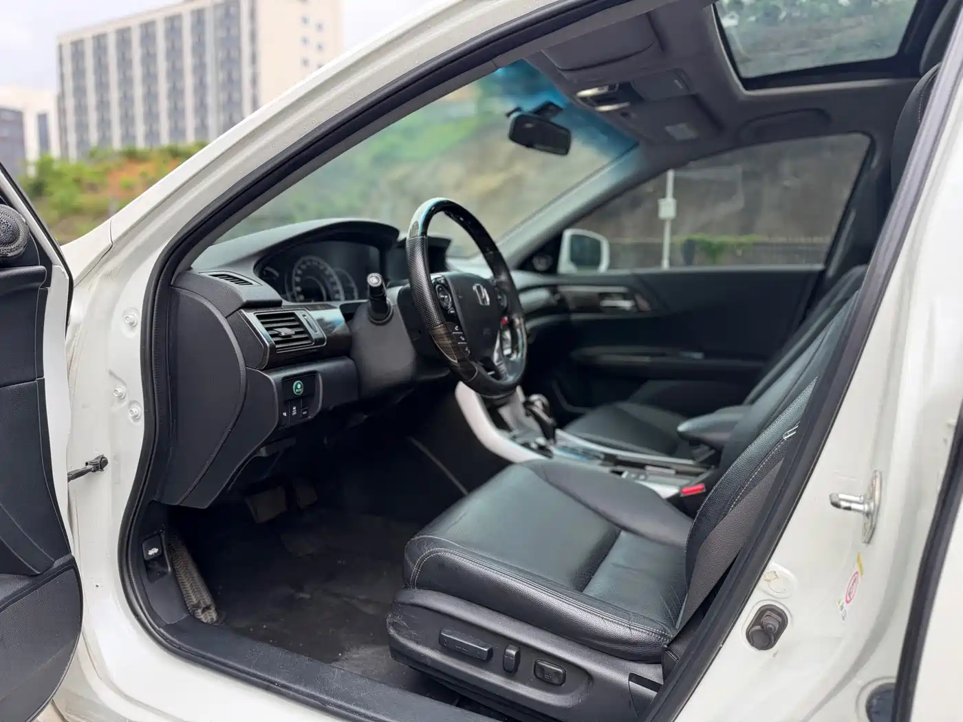 Фото 4 - Honda Accord
