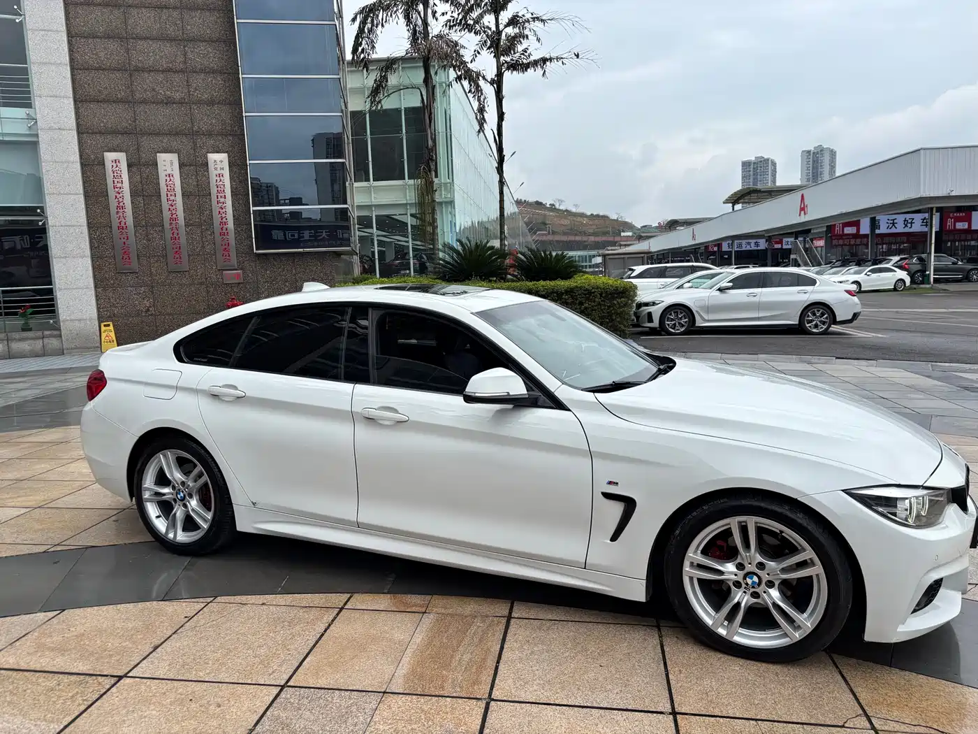 BMW 4 Series 2017 425i Gran Coupe Leading M Sport Package фото 4