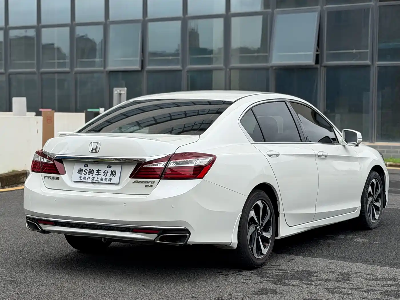 Фото 7 - Honda Accord