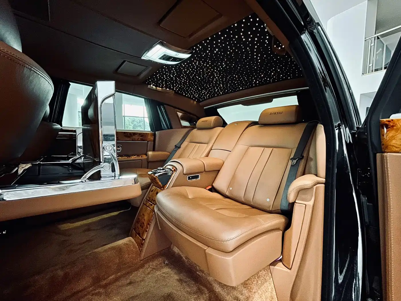 Rolls-Royce Phantom 2014 2013 6.7L Extended Wheelbase (EWB)
