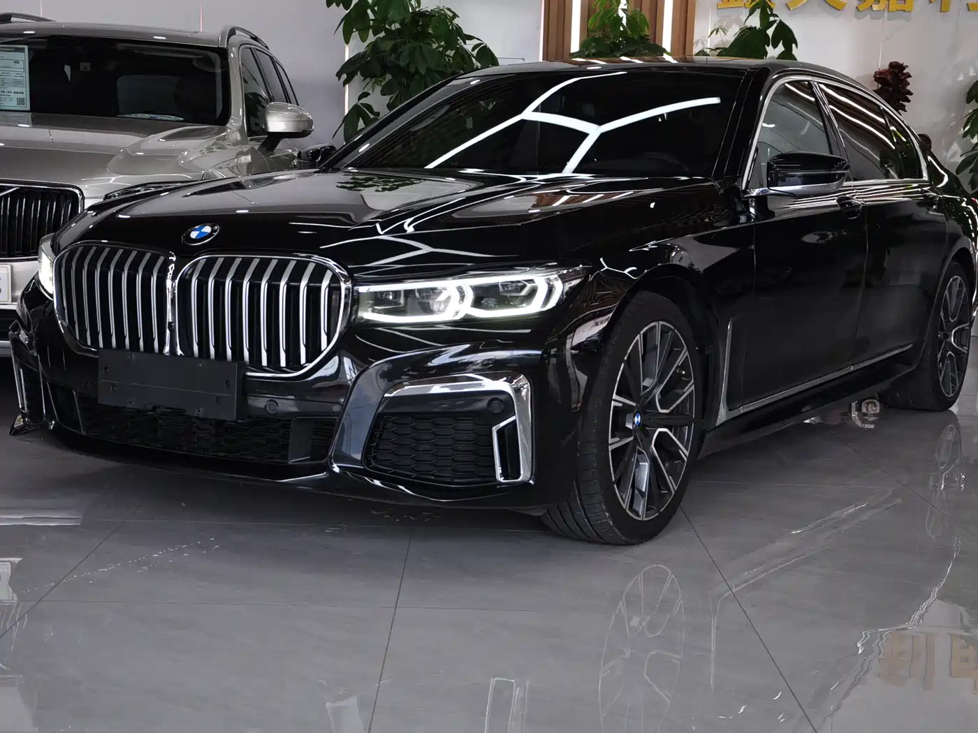 BMW 7 Series 2022 2021 Model 740Li Leading M Sport Package