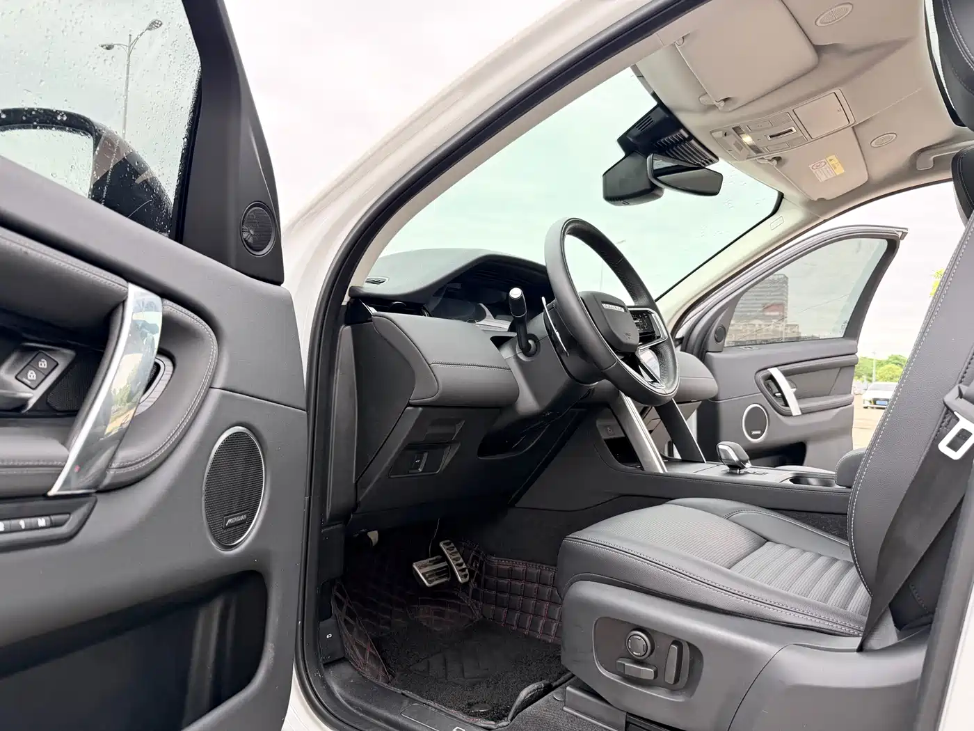 Land Rover Discovery Sport 2025 249PS Performance Tech Edition фото 13