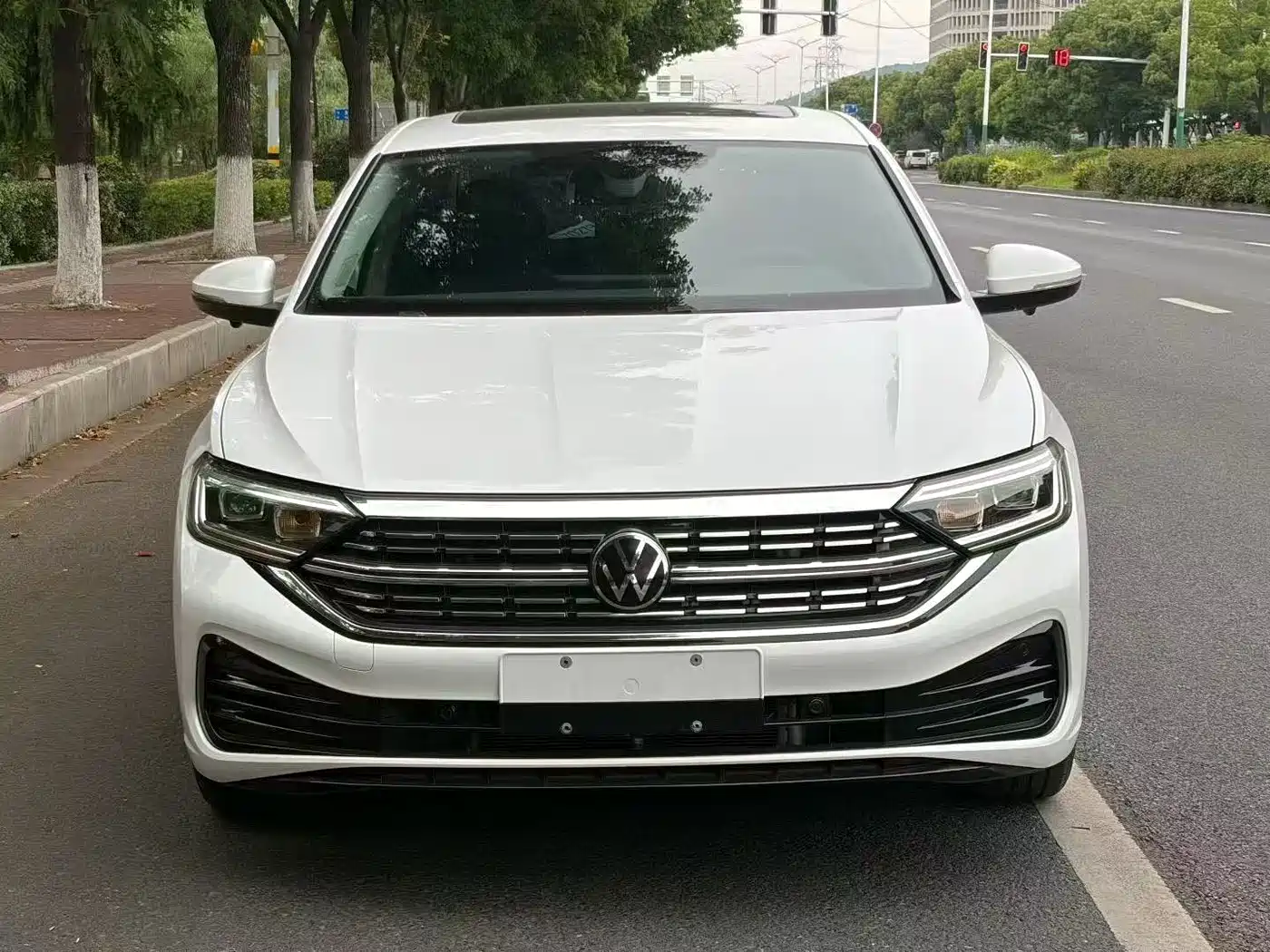 Volkswagen Sagitar 2024 300TSI DSG Excellence Edition фото 2