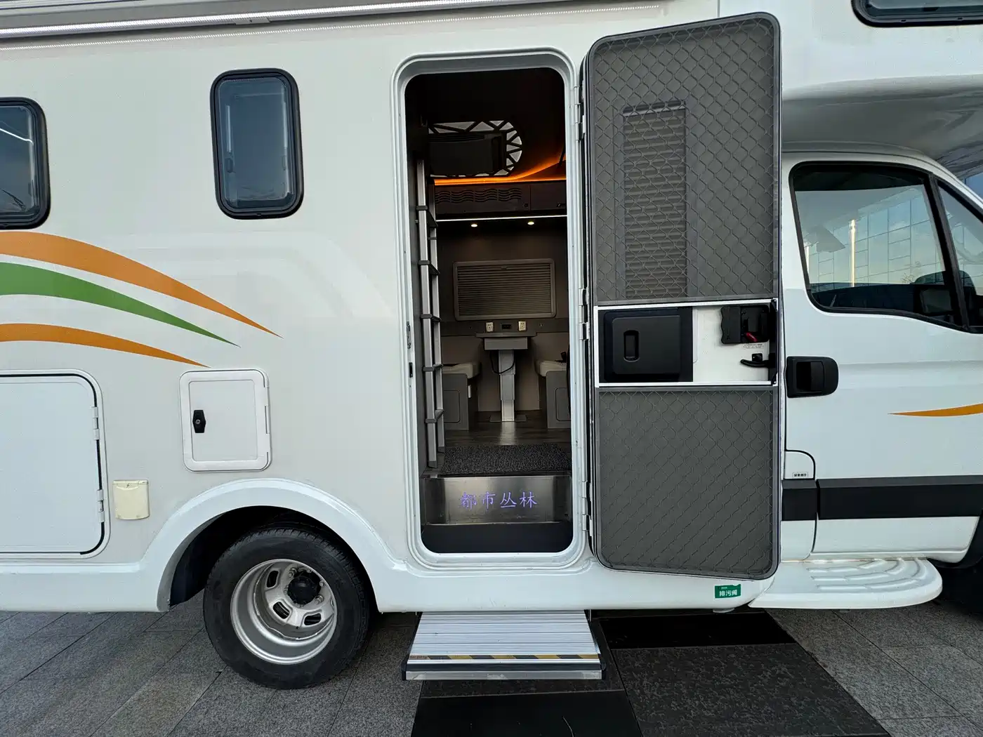 Iveco Daily 2025 2021 3.0T Automatic Type C RV Professional Chassis Long Wheelbase High Roof F1C