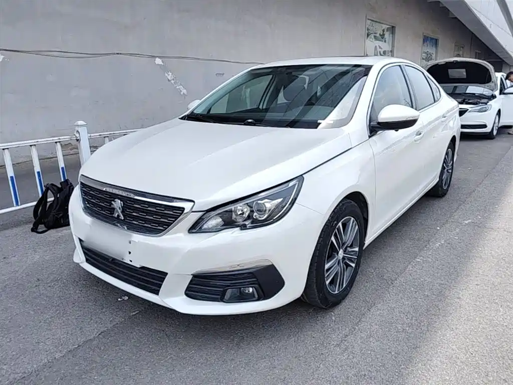 Peugeot 308 2016 1.6L Automatic Luxury фото 2