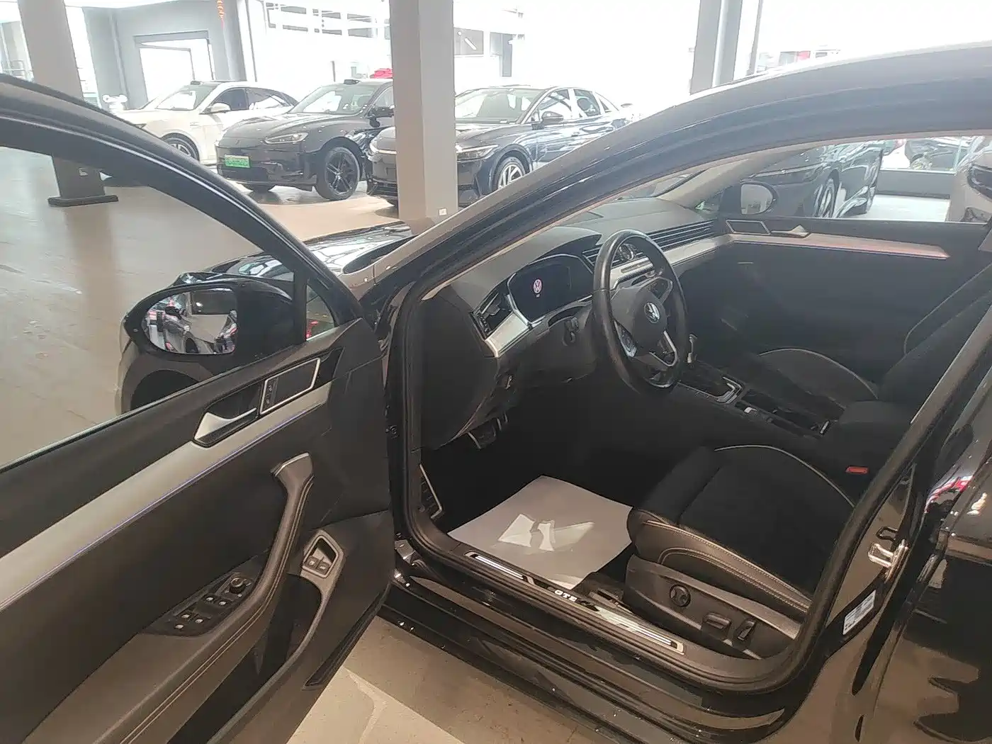 Volkswagen Magotan GTE Plug-in Hybrid 2022 GTE Luxury фото 8