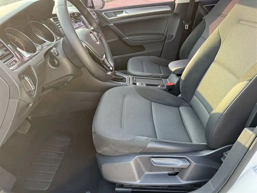 Volkswagen Golf 2019 280TSI DSG Comfort (China V) фото 19