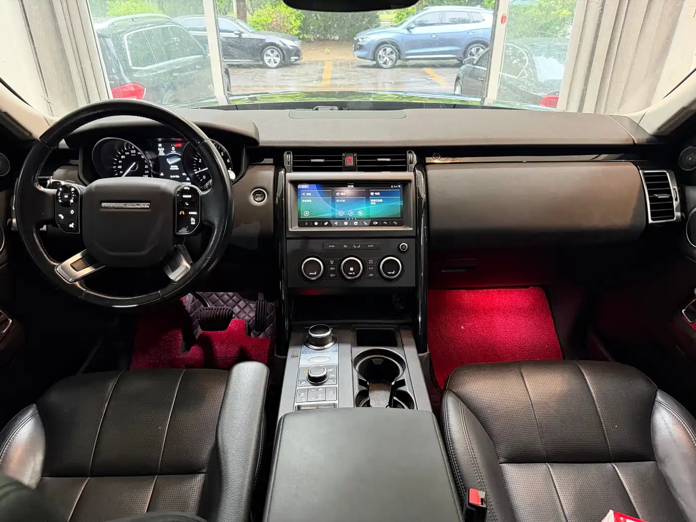 Land Rover Discovery 2018 3.0 SC V6 SE фото 6