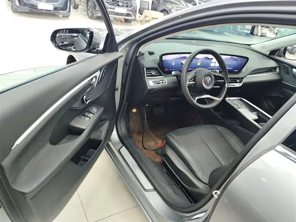 Buick LaCrosse 2023 28T Premium Edition фото 12