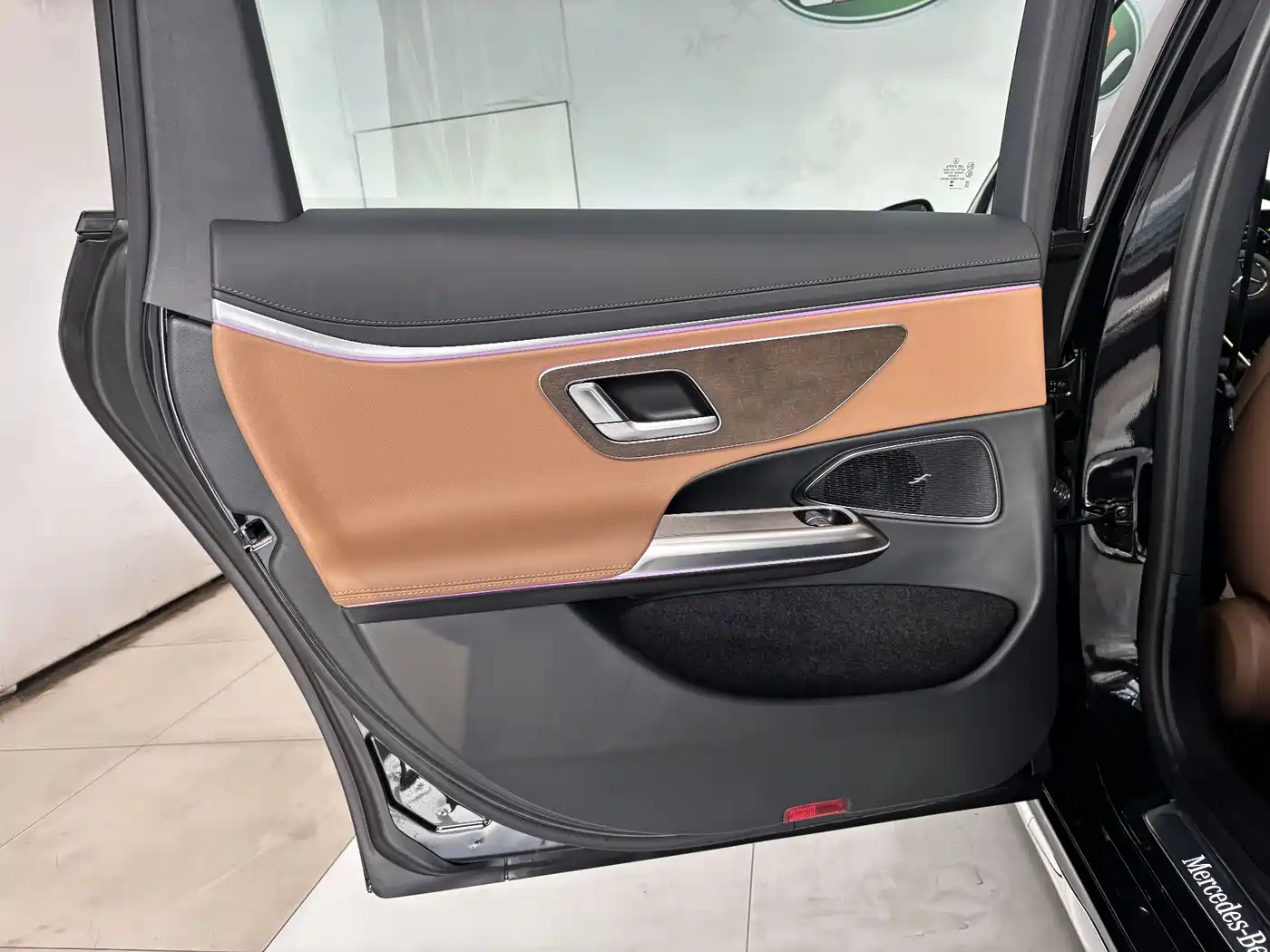 Mercedes-Benz E-Class 2025 E 300 L Fashion фото 21