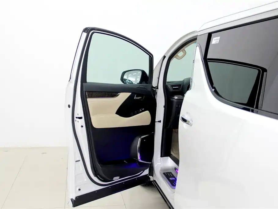Toyota Alphard 2023 Dual Hybrid 2.5L Ultimate Gold Edition фото 32