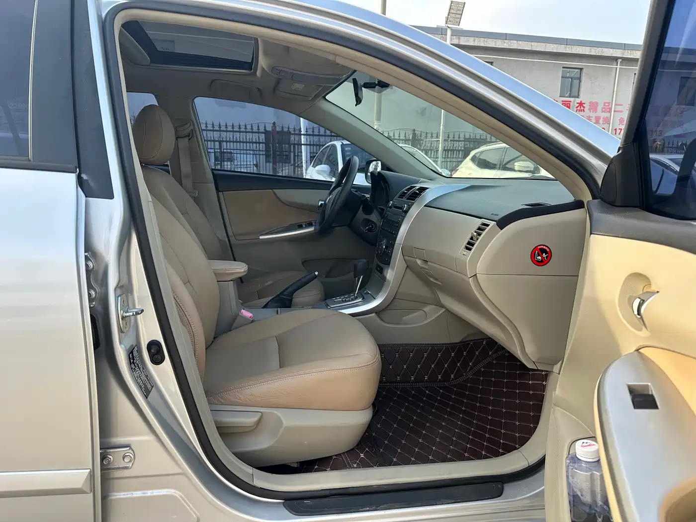 Toyota Corolla 2012 Styling Edition 1.8L CVT GL-i фото 7