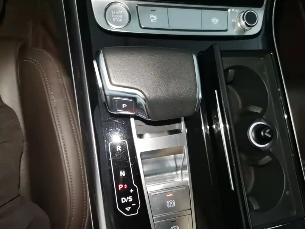 Audi A8 2019 Facelift Plus A8L 50 TFSI quattro Comfort фото 21
