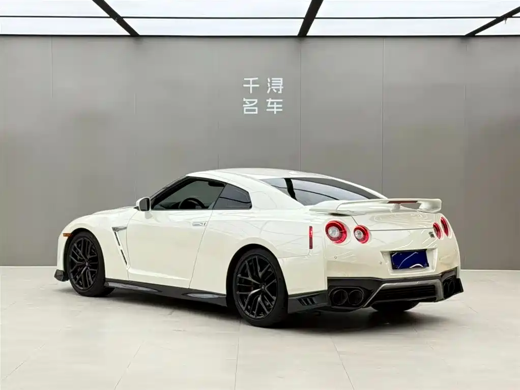 Nissan GT-R 2017 3.8T Flagship Edition фото 15