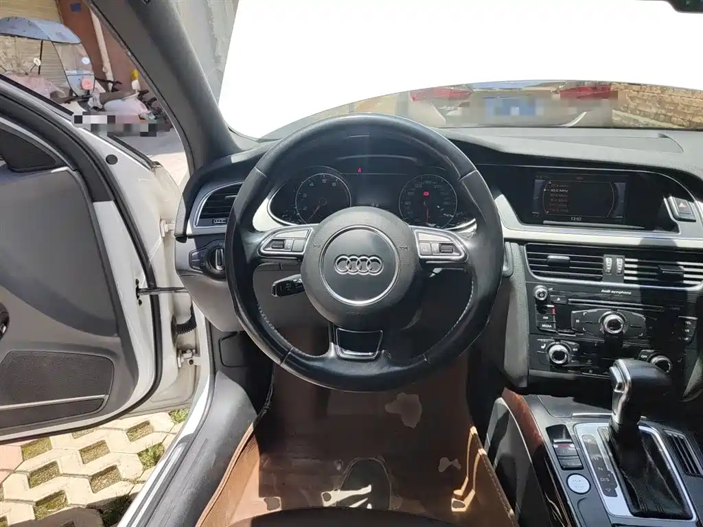 Audi A4L 2016 35 TFSI Automatic Comfort фото 7