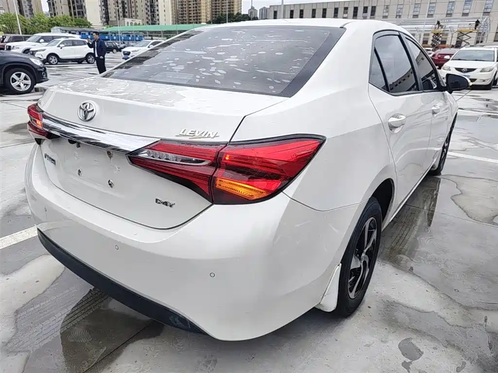Toyota Levin 2017 Facelift 185T CVT Elite (China V) фото 7