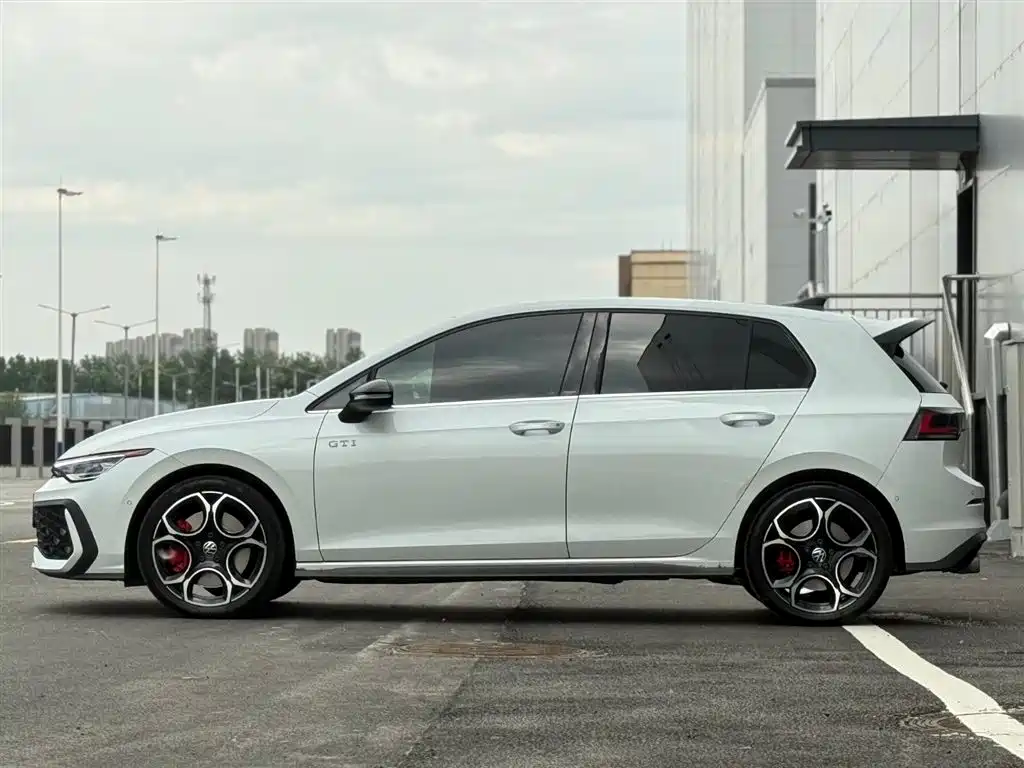 Volkswagen Golf GTI 2025 380TSI DSG GTI фото 6