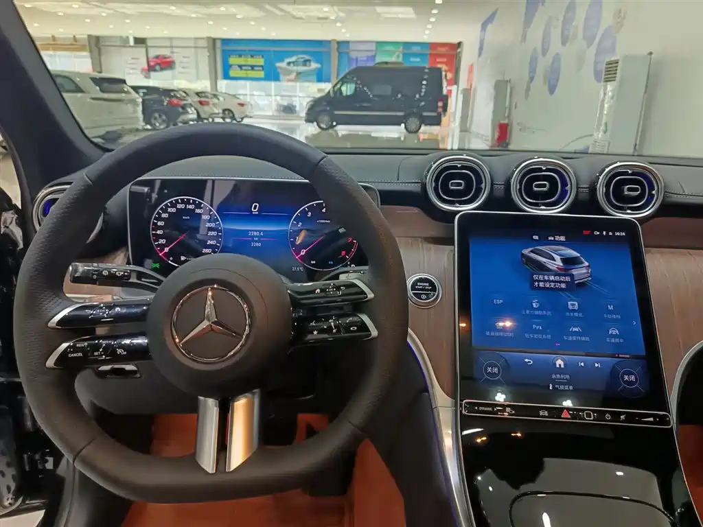 MERCEDES-BENZ GLC