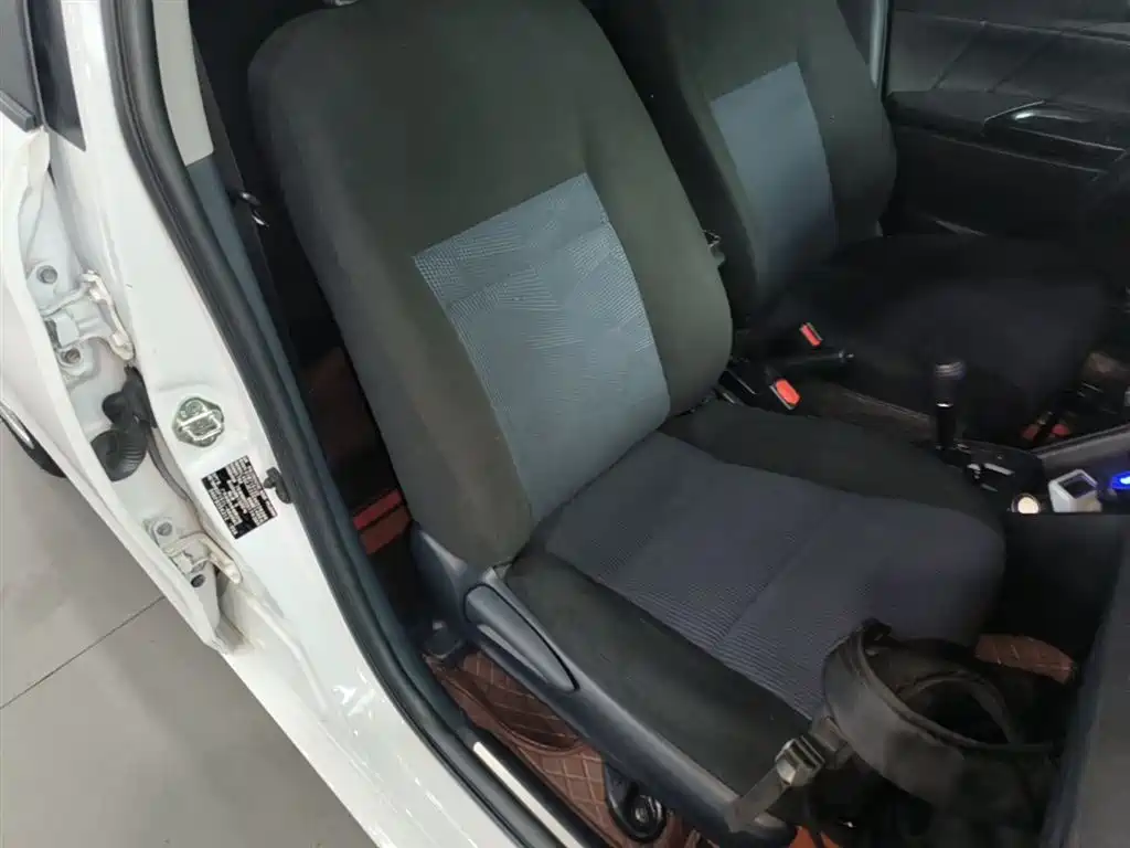 Toyota YARiS L Zhi Xuan 2016 Facelift 1.5E CVT Charming Edition фото 25