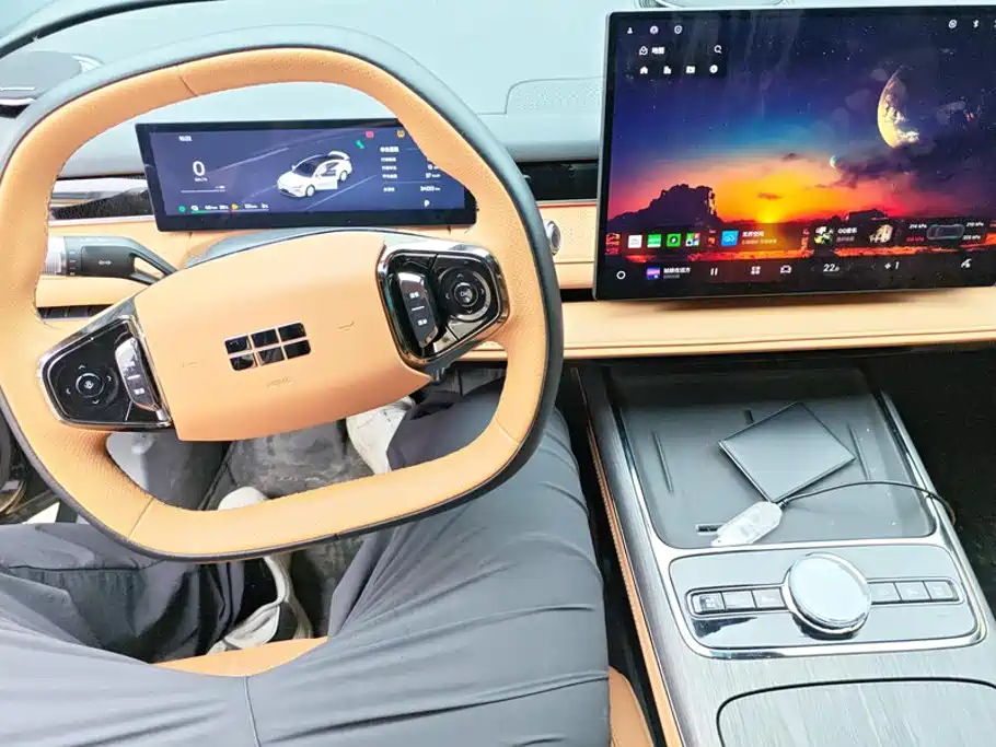 Geely Galaxy Galaxy Xingyao 8 2025 2025 130km EM-i Premium Edition