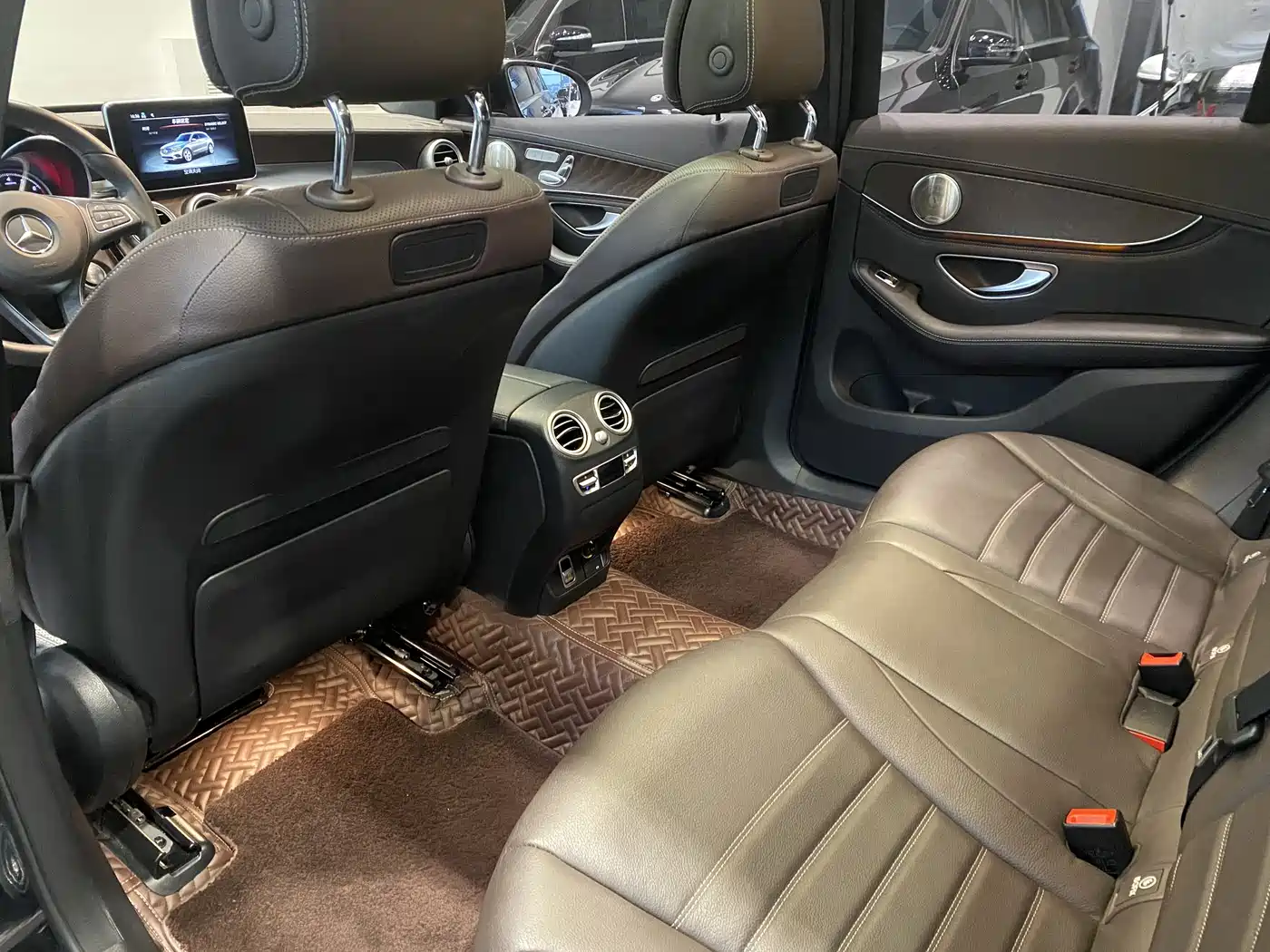 Mercedes-Benz GLC 2019 GLC 300 L 4MATIC Luxury фото 9