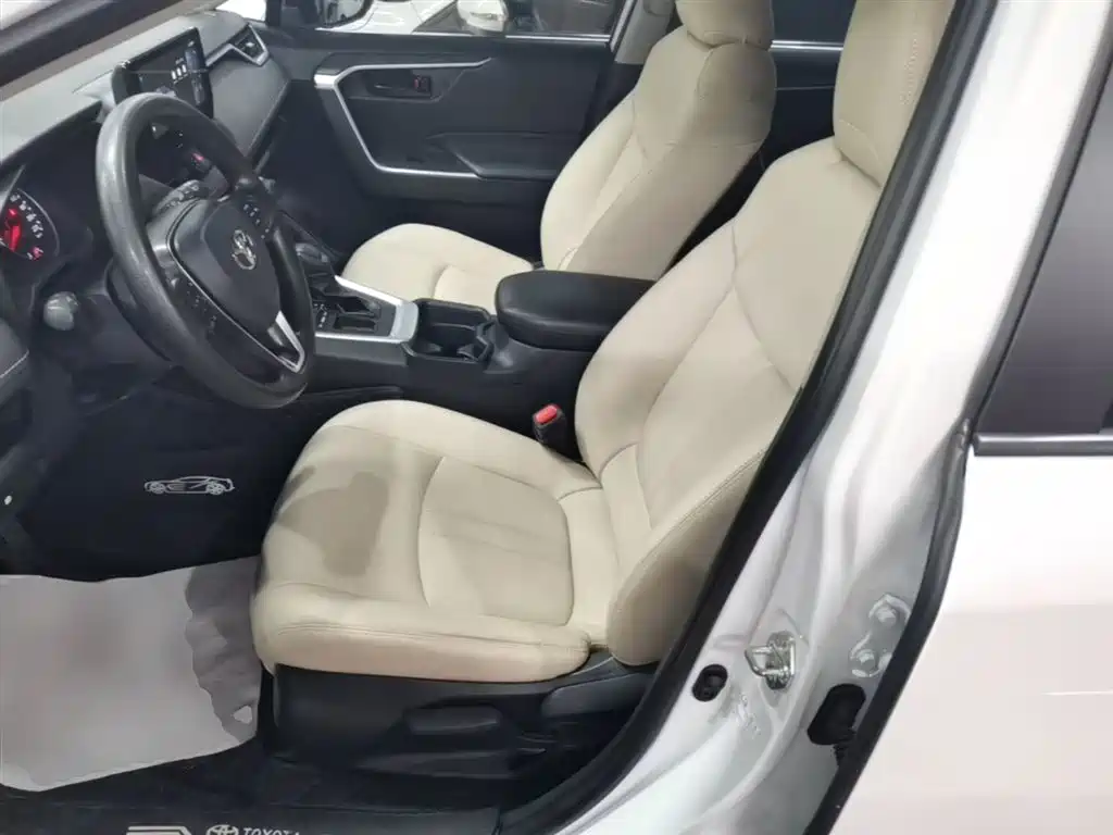 Toyota RAV4 Rongfang 2023 2.0L CVT 2WD Urban Edition фото 15
