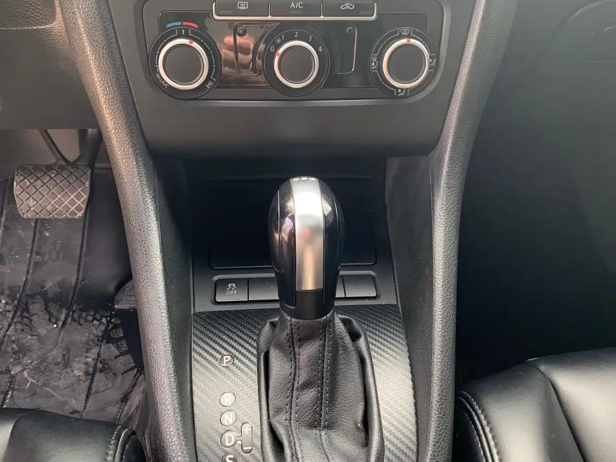 Volkswagen Golf 2012 1.4TSI Automatic Comfort фото 9