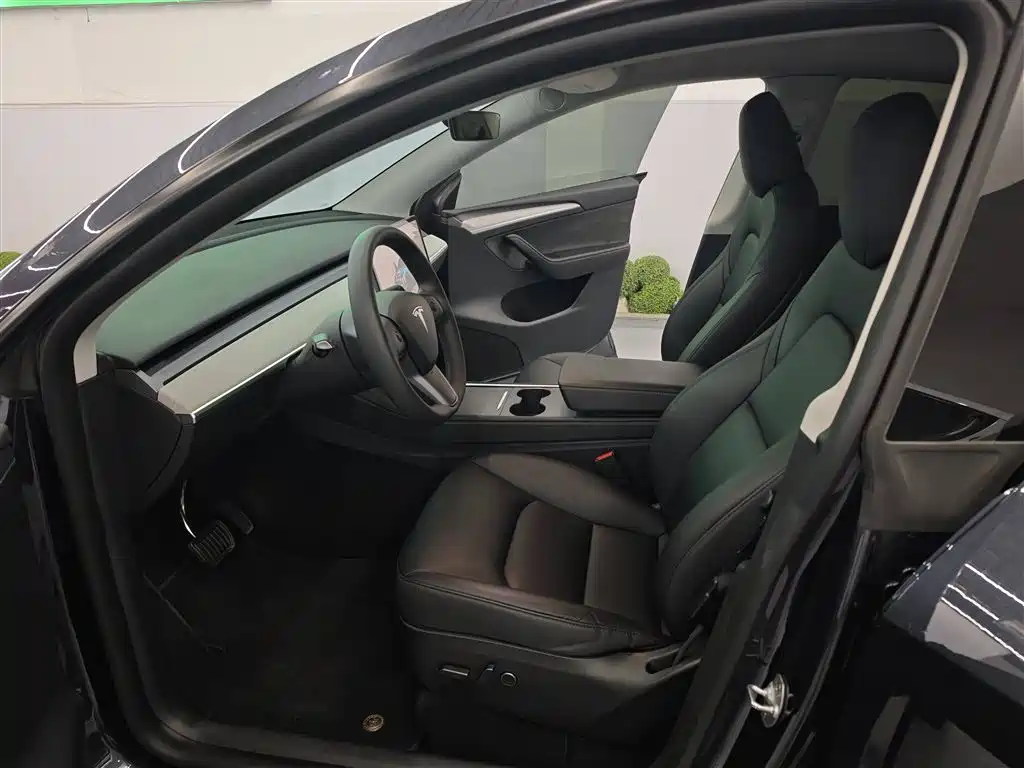 Фото 6 - Tesla Model Y