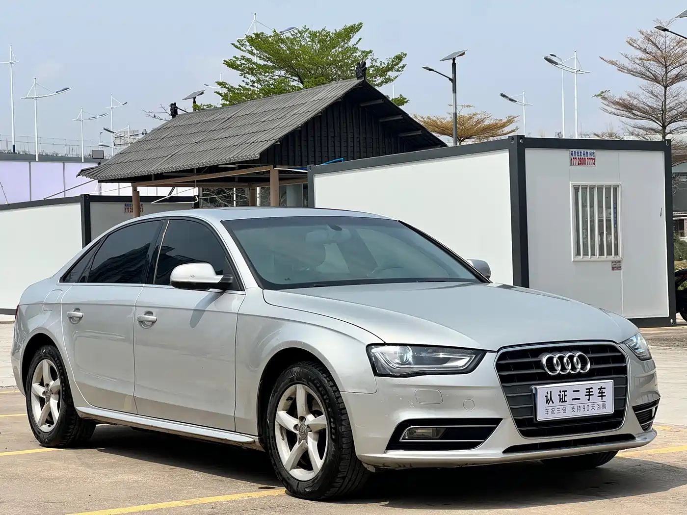 Audi A4L 2013 35 TFSI Automatic Comfort фото 3