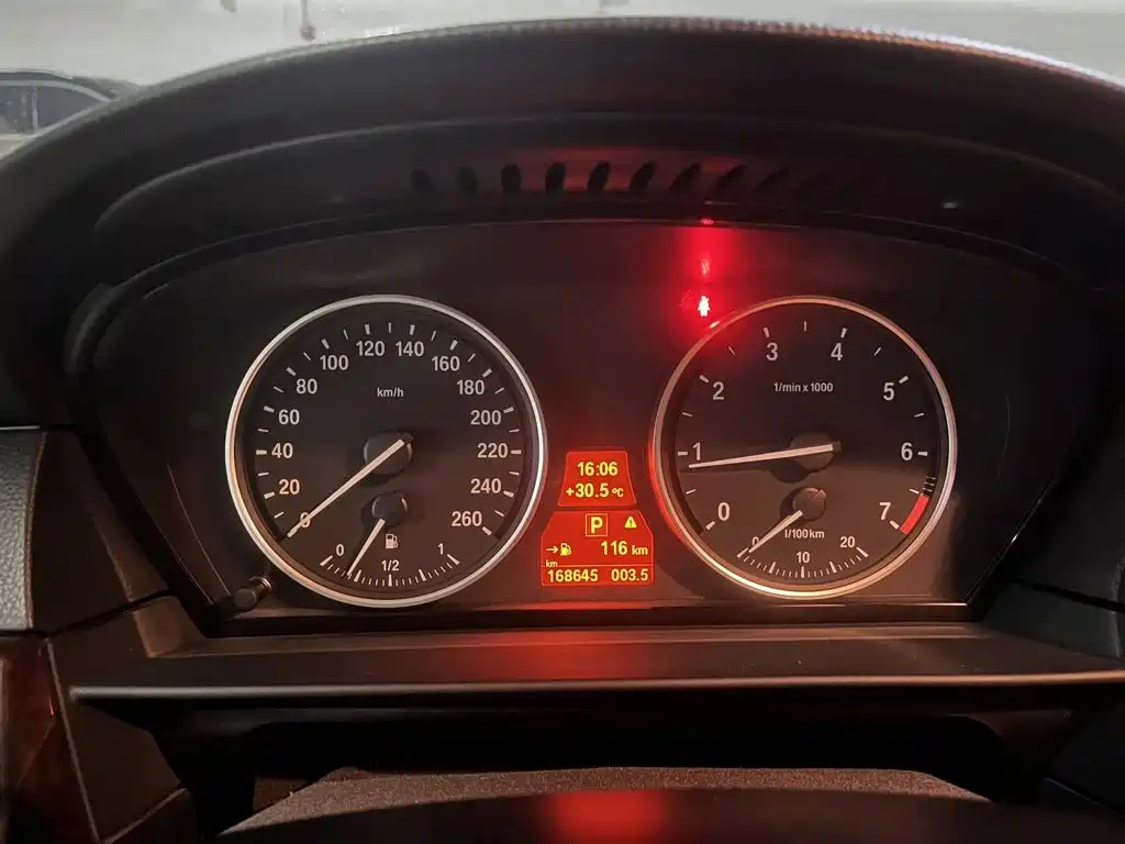 Фото 9 - BMW 5 Series