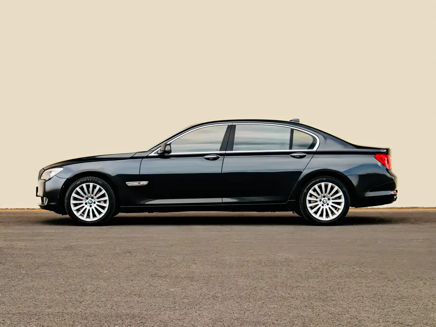 BMW 7 Series 2009 750Li Premium фото 18