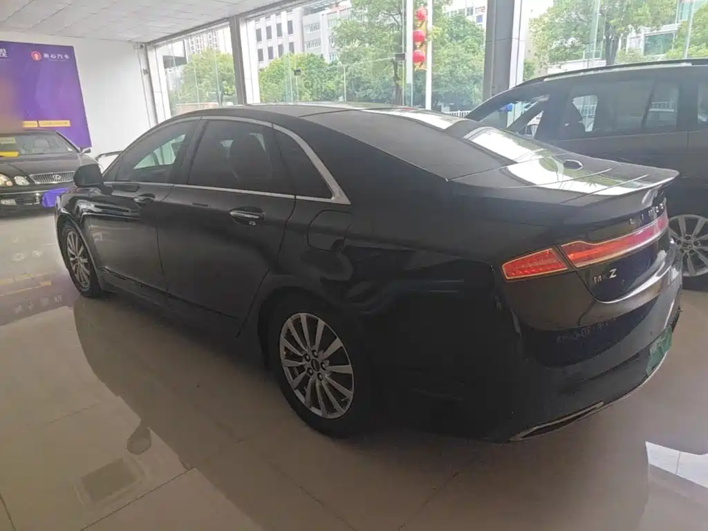 2021 Lincoln MKZ