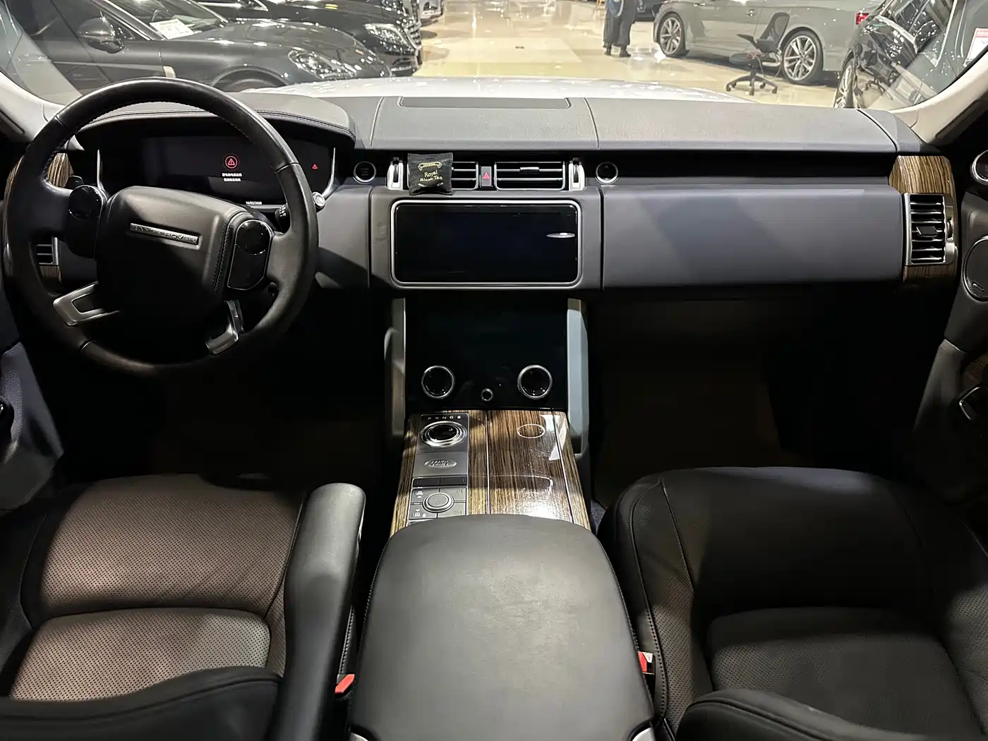 Land Rover Range Rover 2019 3.0 SCV6 Heritage Edition фото 12