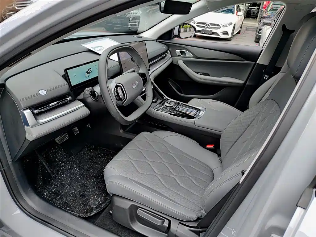 Geely Galaxy Galaxy A7 2025 EM-i 70km Luxury Edition фото 7
